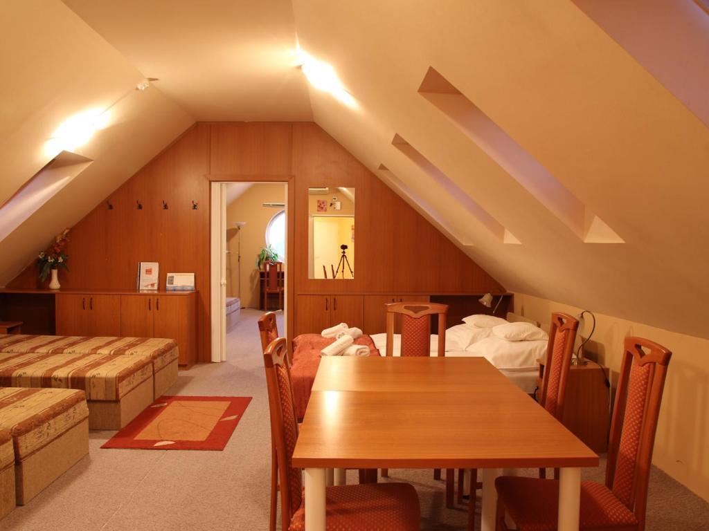 Thermal Panzio Morahalom Room photo